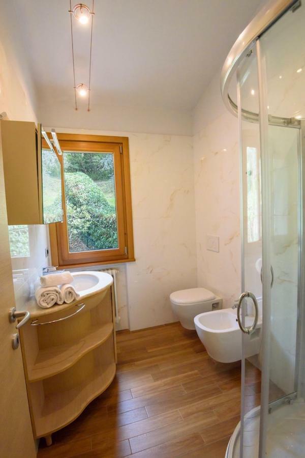 Maison Balu Apartments Torri Del Benaco Bagian luar foto
