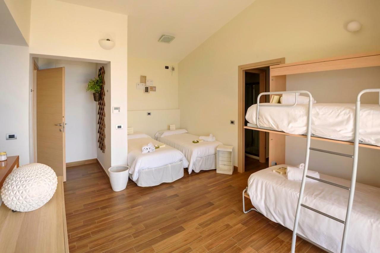 Maison Balu Apartments Torri Del Benaco Bagian luar foto